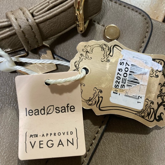 Beautiful lead safe cross body bag approved vegan light brown 10”wide 11”tall ! - Picture 7 of 7